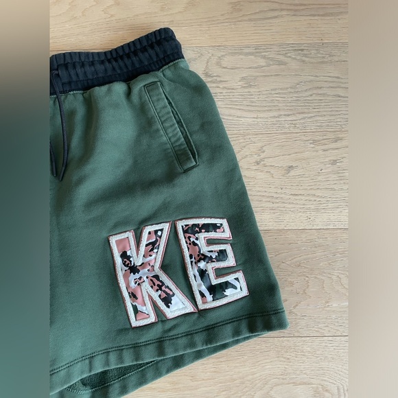 Nike Women’s Sweatshort - Picture 2 of 7